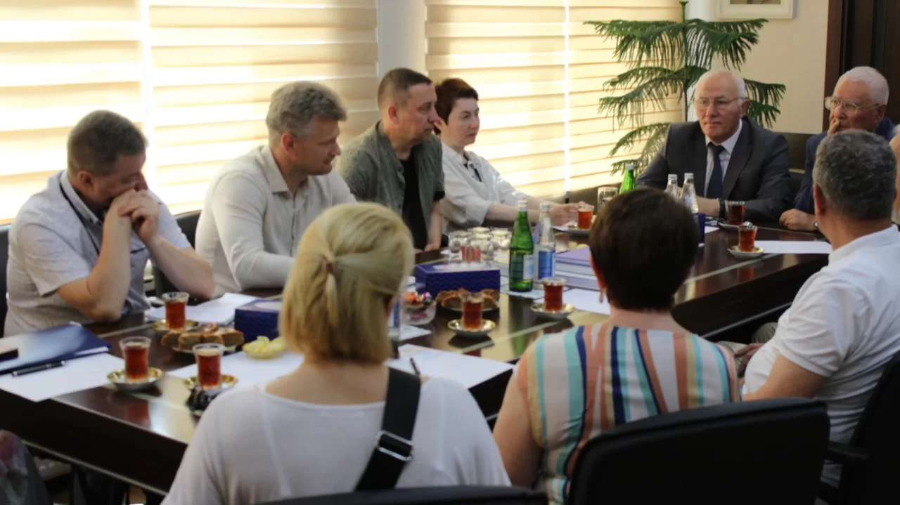 15 июня 2022 года состоялась встреча специалистов коллектива АзНИИСА с группой экспертов из Беларуси, состоялся профессиональный и плодотворный диалог